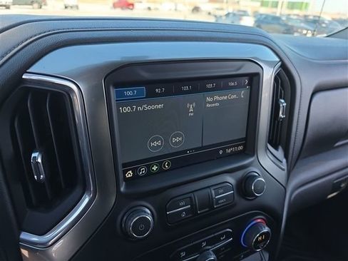 Used 2022 Chevrolet Silverado 1500 LT AWD/4WD image 46
