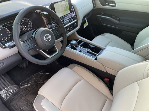 New 2025 Nissan Pathfinder SL image 14