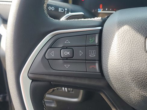 New 2025 Jeep Grand Cherokee Laredo image 13