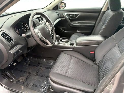 Used 2017 Nissan Altima 2.5 SV w/ Convenience Package image 10