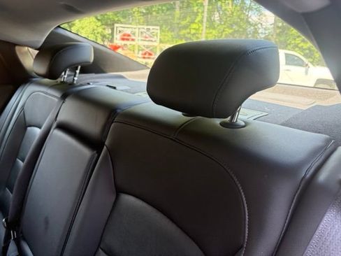 Used 2018 Chevrolet Malibu LT w/ Leather Package FWD image 17