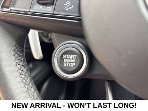 Used 2022 Alfa Romeo Stelvio Veloce image 10