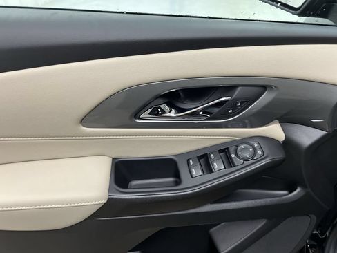 Used 2023 Chevrolet Traverse LS FWD image 20
