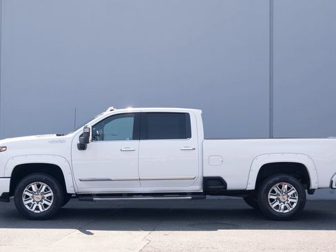 Used 2024 Chevrolet Silverado 3500 High Country w/ Technology Package AWD/4WD image 32