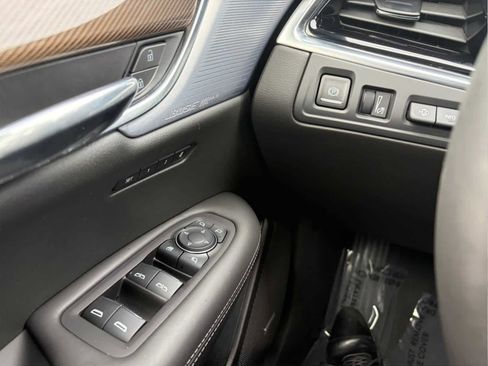 Used 2025 Cadillac XT6 Premium Luxury w/ Platinum Package AWD/4WD image 12