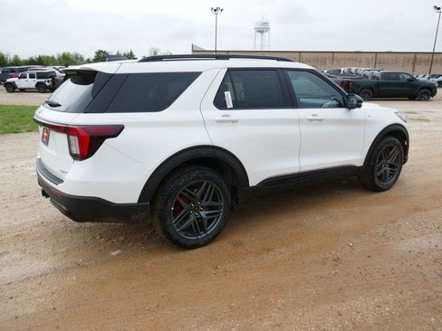 New 2026 Ford Explorer ST-Line image 5