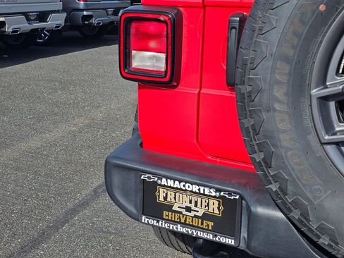 Used 2025 Jeep Wrangler Unlimited Sport AWD/4WD image 14