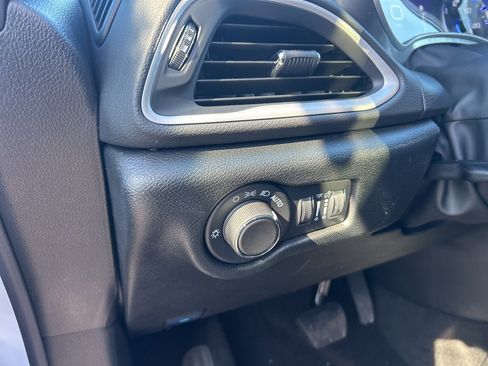 New 2026 Chrysler Voyager LX image 21