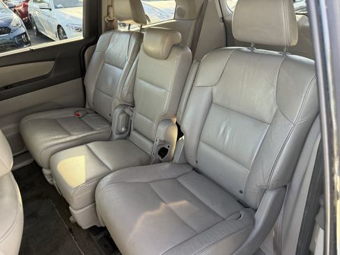 Used 2012 Honda Odyssey Touring Elite image 17