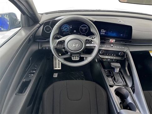 New 2025 Hyundai Elantra SEL image 20