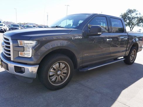 Used 2015 Ford F150 XLT w/ Equipment Group 302A Luxury image 3