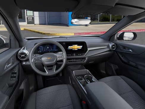 New 2026 Chevrolet Equinox LT FWD image 16