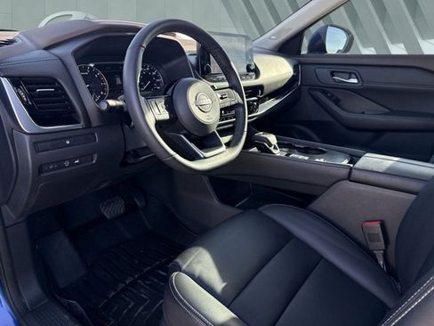 Used 2023 Nissan Rogue SL w/ SL Premium Package image 11