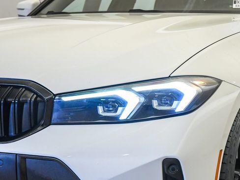 Used 2023 BMW 330i Sedan w/ M Sport Package RWD image 9