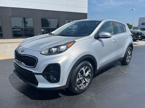 Used 2022 Kia Sportage LX FWD image 3