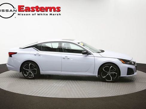 Used 2023 Nissan Altima 2.5 SR w/ SR Premium Package FWD image 46