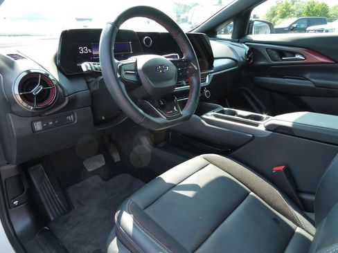 Certified 2024 Chevrolet Equinox EV RS FWD image 24