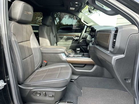 Certified 2025 Chevrolet Silverado 1500 High Country w/ Technology Package image 20