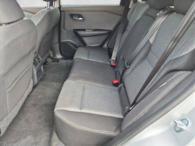 Used 2022 Nissan Rogue SV FWD image 25