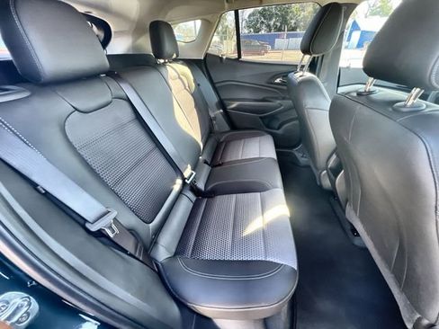 Certified 2025 Chevrolet Trax LT image 26