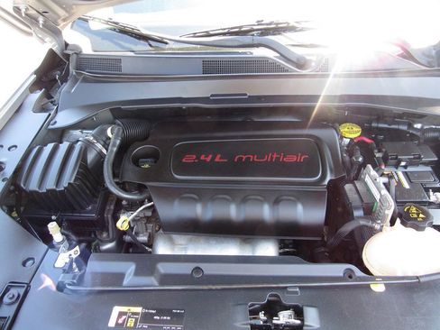 Used 2018 Jeep Compass Latitude w/ Popular Equipment Group FWD image 33