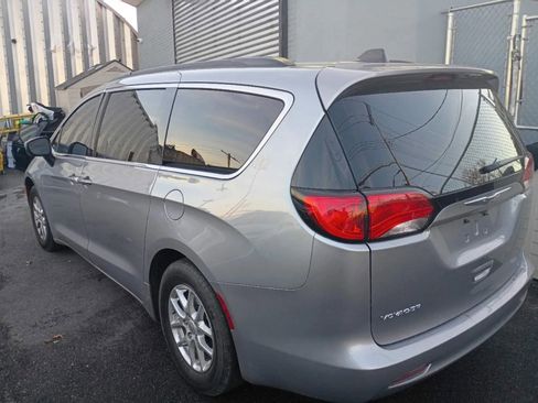 Used 2021 Chrysler Voyager Lxi FWD image 4