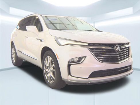 Used 2023 Buick Enclave Essence w/ Experience Buick Package image 5