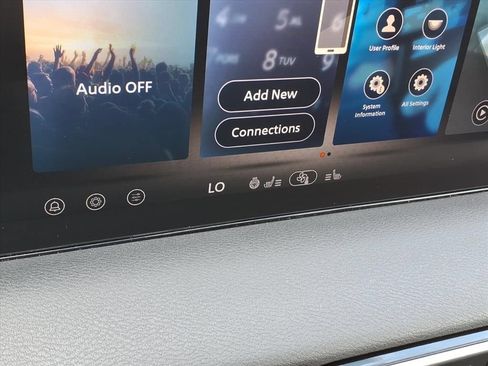 Used 2026 Nissan Sentra SV w/ SV Convenience Package FWD image 18