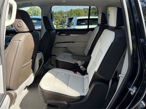 Certified 2024 GMC Acadia Denali w/ Super Cruise Package image 10