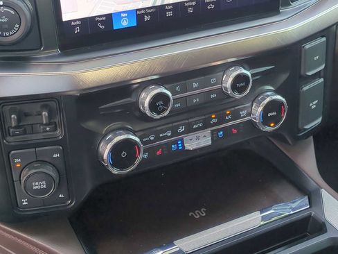 Used 2024 Ford F250 King Ranch w/ FX4 Off-Road Package AWD/4WD image 18