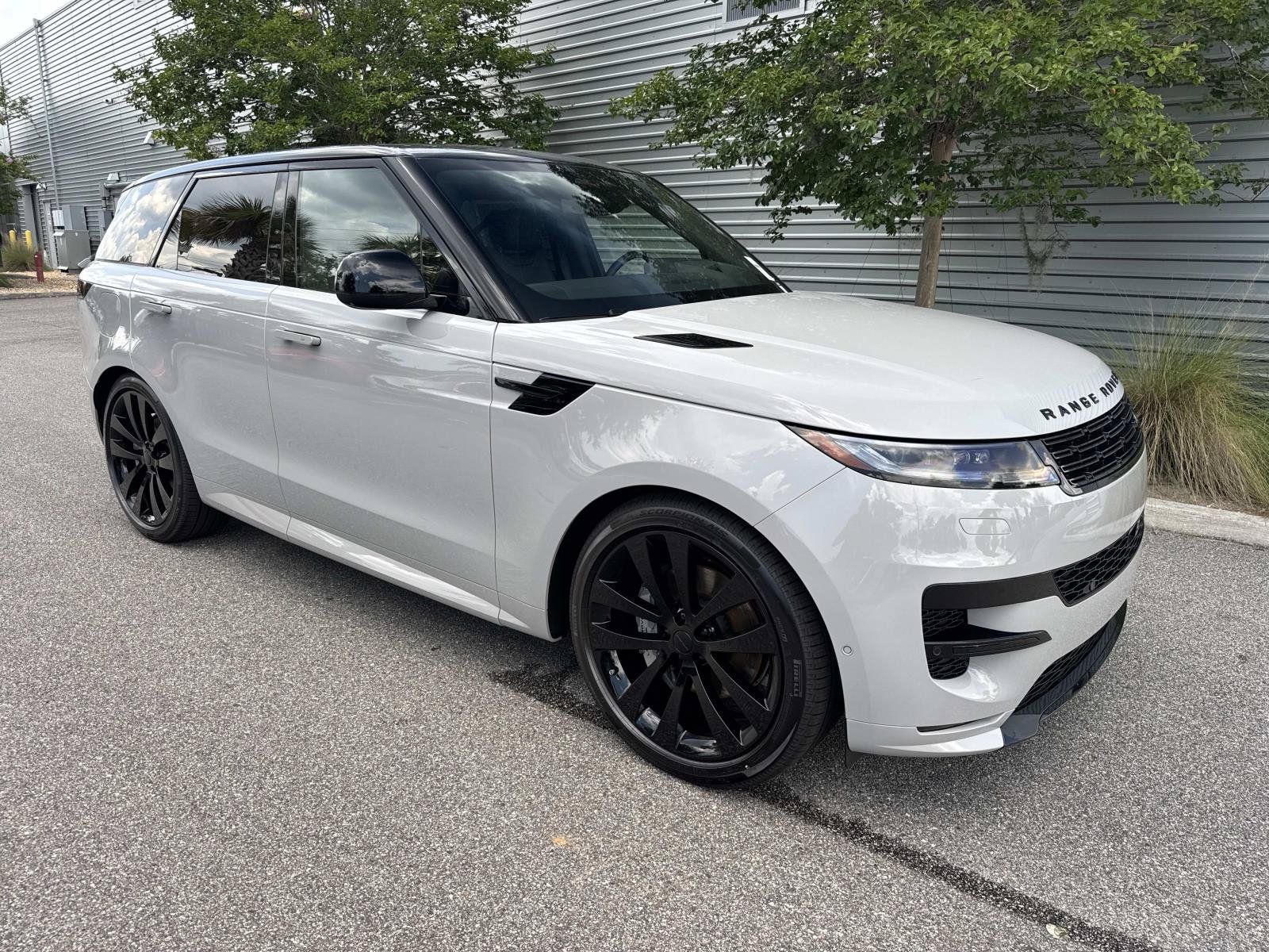 New 2026 Land Rover Range Rover Sport Dynamic SE AWD/4WD image 4