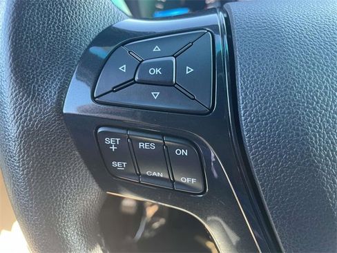 Used 2016 Ford Explorer XLT image 15