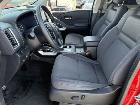 Used 2022 Nissan Frontier SV image 11