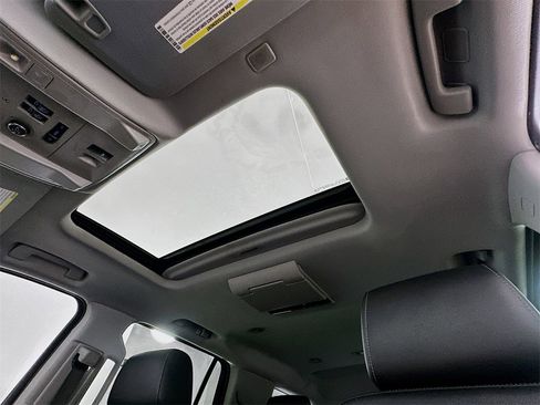 Used 2018 Chevrolet Tahoe Premier image 27