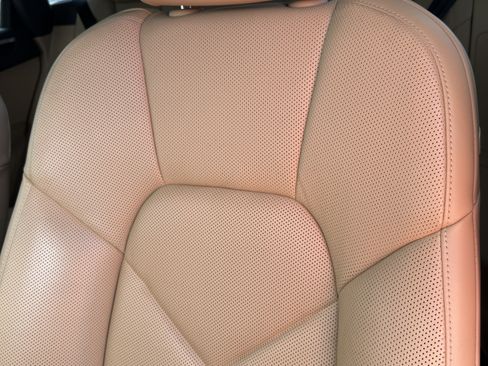 Certified 2018 Porsche Macan Sport Edition image 5