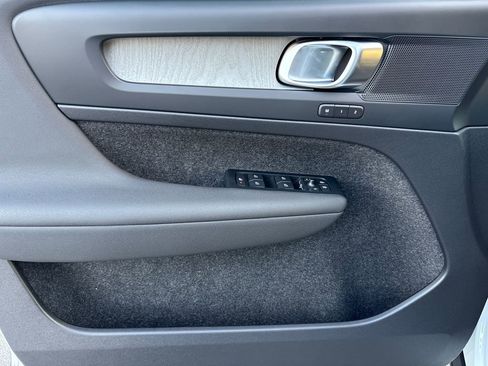 New 2026 Volvo XC40 B5 Core image 9