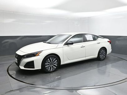 Certified 2025 Nissan Altima 2.5 SV