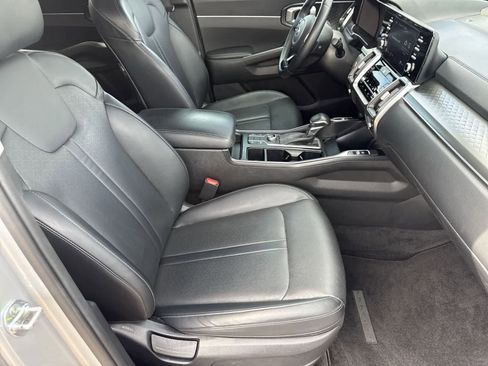 Used 2021 Kia Sorento S w/ Panoramic Sunroof Package AWD/4WD image 12