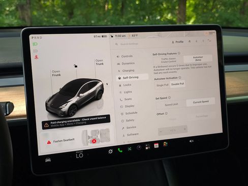 Used 2025 Tesla Model Y Long Range RWD image 36