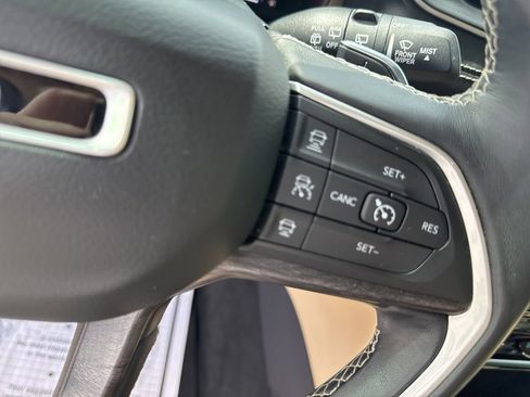 Used 2021 Jeep Grand Cherokee L Limited image 27