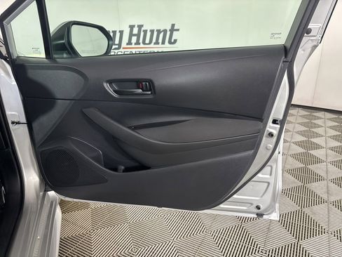 Used 2025 Toyota Corolla LE image 24