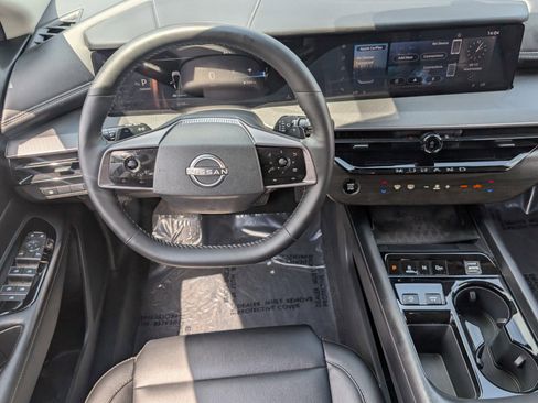Certified 2025 Nissan Murano SV FWD image 12