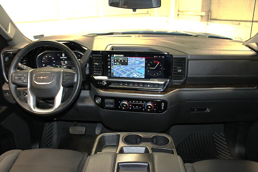 Used 2023 GMC Sierra 1500 Elevation AWD/4WD image 9