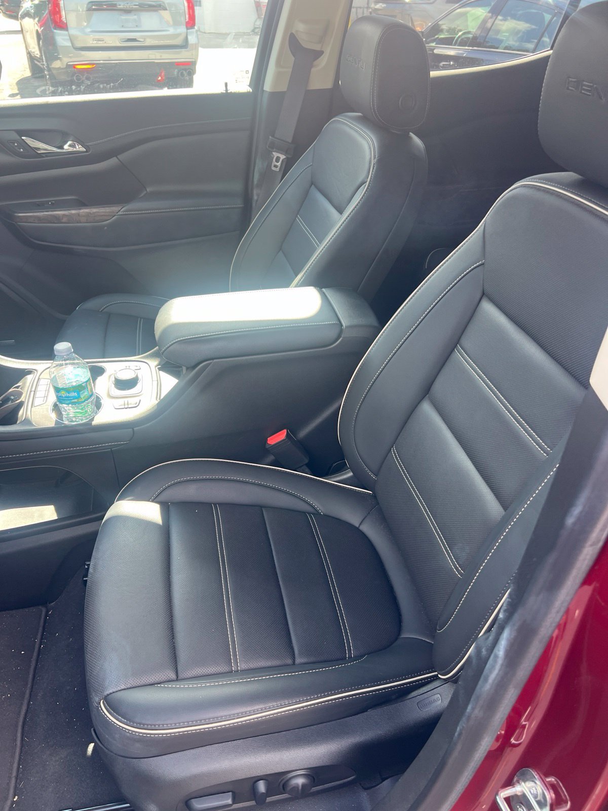 Used 2023 GMC Acadia Denali FWD image 8