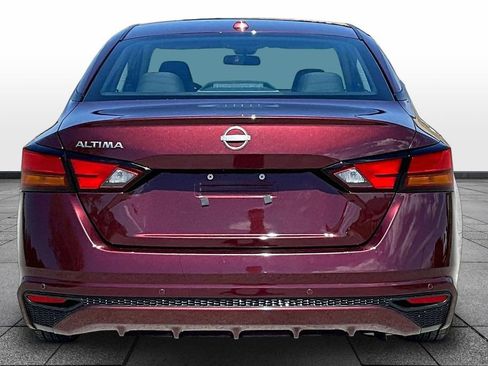 Used 2025 Nissan Altima 2.5 SV image 4