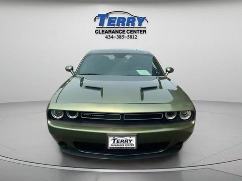Used 2021 Dodge Challenger SXT RWD image 2