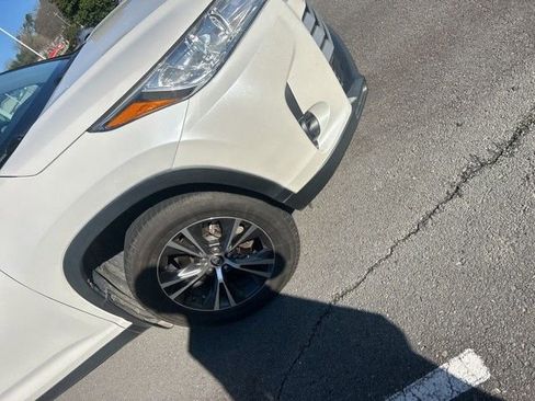 Used 2019 Toyota Highlander LE image 9