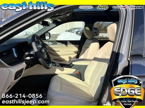 New 2026 Jeep Grand Cherokee L Limited w/ Luxury Tech Group II AWD/4WD image 6