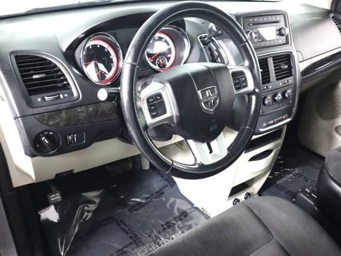Used 2015 Dodge Grand Caravan American Value Package w/ UConnect Hands-Free Group image 9