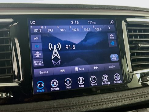 Used 2020 Chrysler Pacifica Limited w/ Advanced Safetytec Group FWD image 21